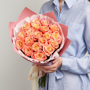 Персиковые розы